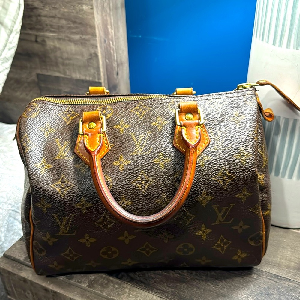 Louis Vuitton speedy bag